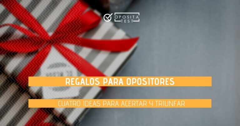 Paquete envuelto en papel de franjas grises y blancas con lazo rojo acompañado del printer "regalos para opositores, ideas para triunfar"