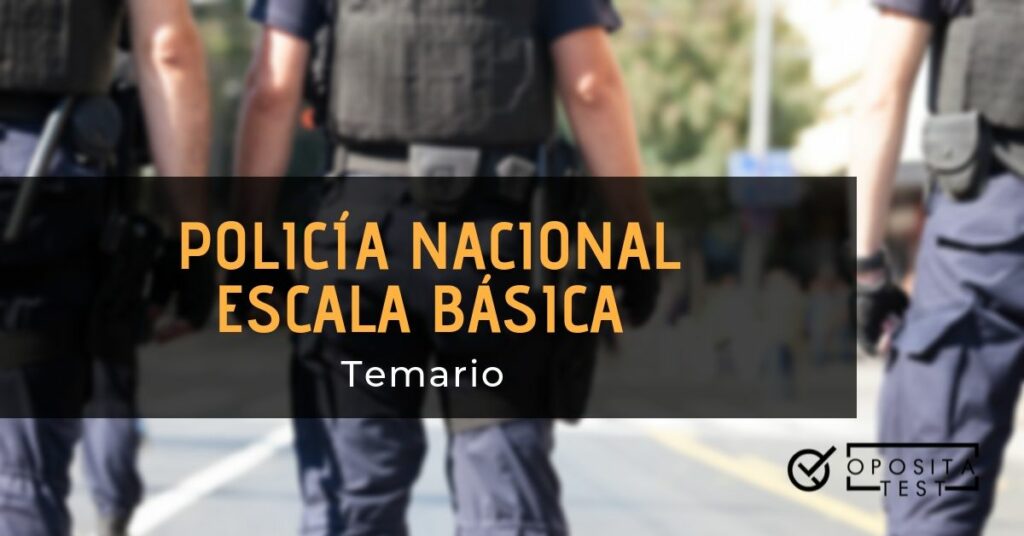 Grupo de policías uniformados en la calle para ilustrar el concepto de temario para la oposición a policía nacional en la escala básica