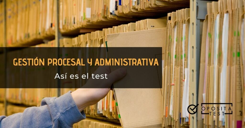 Mano de persona adulta alcanzando documentación en un archivo para acompañar la entrada que explica cómo es el test de gestión procesal