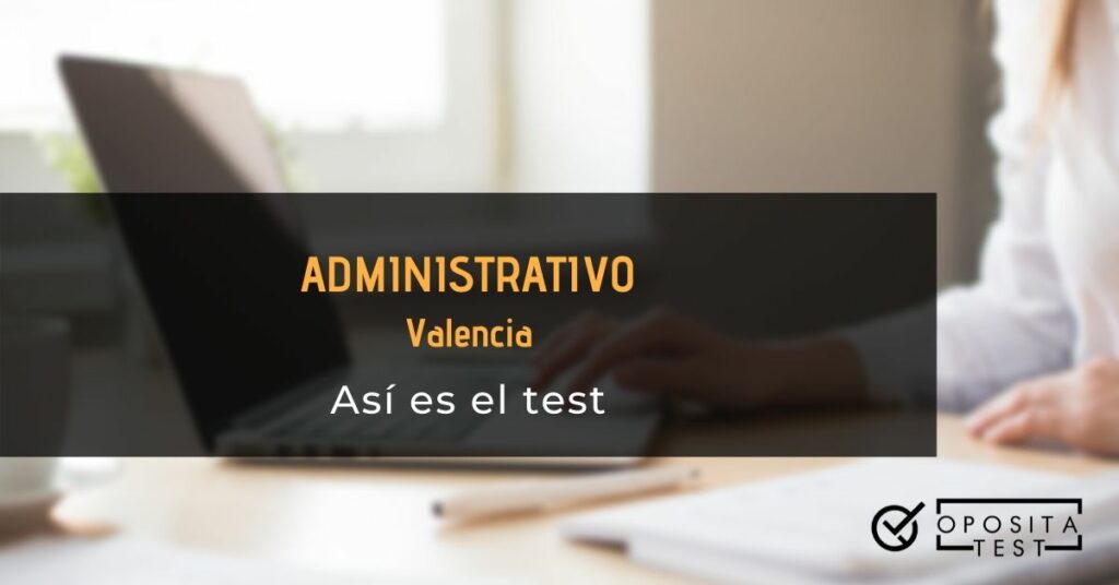 Imagen ilustrativa de persona en camisa blanca trabajando en ordenador portátil para acompañar el post en el que se analiza el formato del test de Administrativo de Valencia