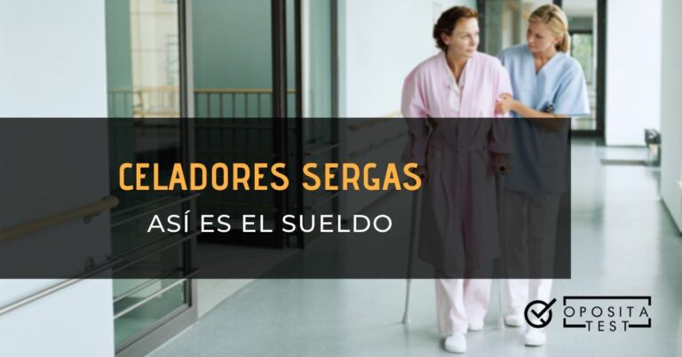 Imagen genérica de un profesional del ámbito sanitario caminando junto a un paciente para ilustrar un post en el que se analiza el sueldo del celador del sergas en 2020