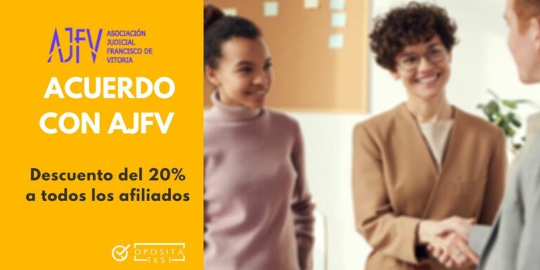 Imagen fuera de foco de tres personas con uniforme de oficina saludándose con un apretón de manos para ilustrar una entrada en la que se detalla el acuerdo entre OpositaTest y la Asociación Judicial Francisco de Vitoria (AJFV)