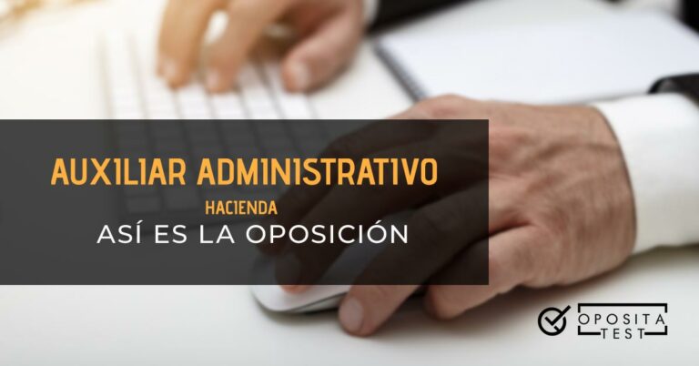 Hombre utilizando un teclado y un ratón de ordenador. Toda la imagen está fuera de foco. Se utiliza para ilustrar una entrada sobre las oposiciones de Auxiliar Administrativo de Hacienda.