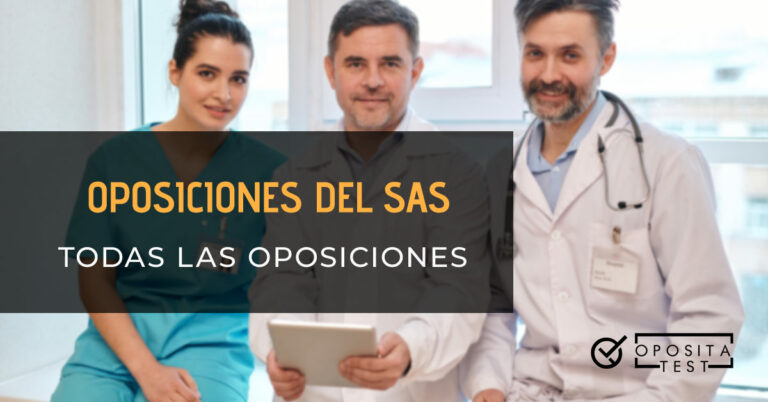 Tres personas del personal sanitario sentados mirando a cámara. El hombre que está sentado en el medio lleva una tablet en las manos. Toda la imagen está fuera de foco. Se utiliza para ilustrar una entrada sobre las oposiciones del SAS.