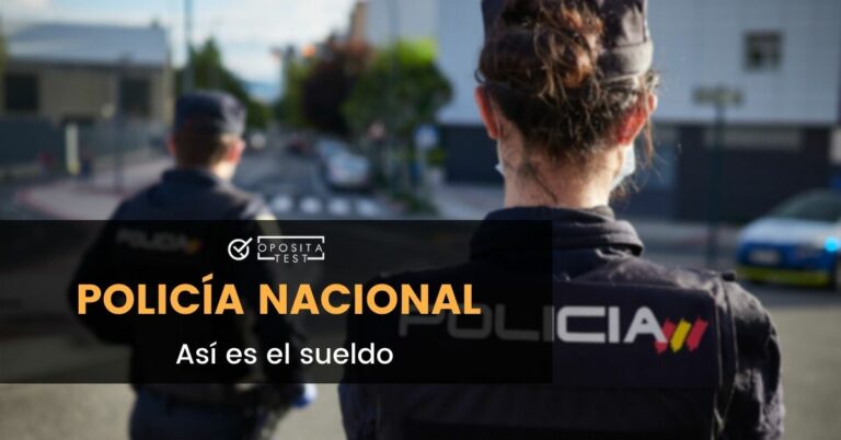 Imagen genérica de persona con uniforme de policía para ilustrar una entrada en la que se analiza el sueldo de la policía nacional escala básica