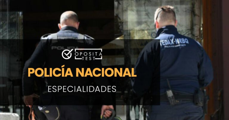 Policía Nacional y TEDAX-NRBQ de espaldas. Toda la imagen está fuera de foco. Se utiliza para ilustrar una entrada sobre las especialidades de la Policía Nacional.