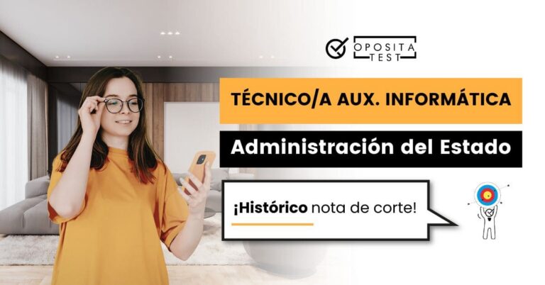 Imagen de persona joven con rostro concentrado y gafas de pasta consultando un teléfono móvil. Acompaña una entrada en la que se analiza la evolución de las notas de corte en el proceso selectivo de Técnico/a Auxiliar de Informática de la Administración General del Estado