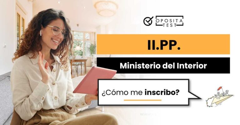 Imagen de una mujer joven usando una tableta para acompañar una entrada en la que se analiza cómo realizar la inscripción en los proceso selectivos de Instituciones Penitenciarias