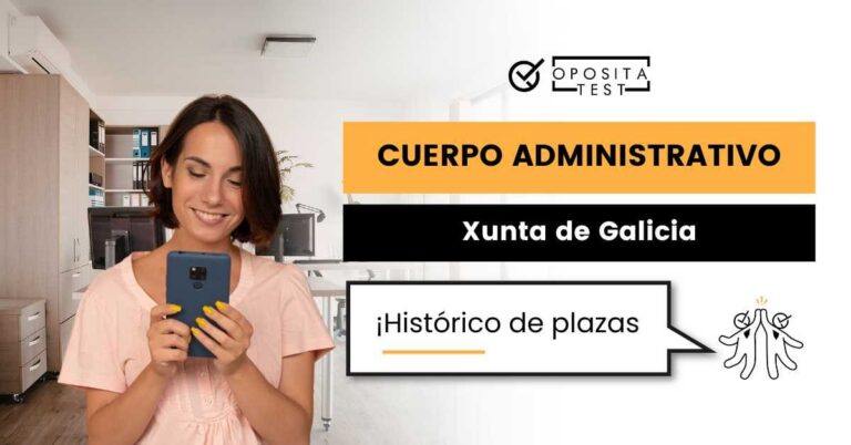 Imagen de persona joven sonriendo mientras usa un teléfono móvil para acompañar una entrada en la que se analiza cómo han evolucionado las plazas ofertadas en el Cuerpo Administrativo de la Xunta de Galicia