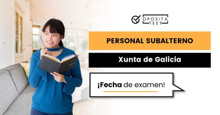 Persona con rostro feliz sosteniendo libreta y mirando a cámara para acompañar una entrada en la que se analiza cuándo se celebrará el examen de Personal Subalterno de la Xunta de Galicia