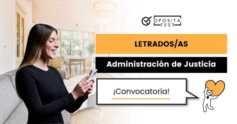 Imagen de una persona joven vestida de negro usando smartphone con cara feliz. Acompaña una entrada en la que se analiza cómo es la convocatoria más actual del proceso selectivo de Letrados de la Administración de Justicia por Turno Libre