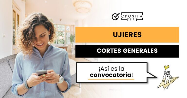 Imagen de una mujer sonriendo con un teléfono móvil para acompañar una entrada con los detalles de la convocatoria de ujieres de las cortes generales.