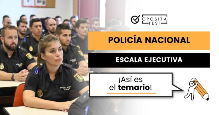 Imagen de Policías en una clase para ilustrar un artículo del blog de OpositaTest en el que se explica cómo es el temario de Policía Nacional Escala Ejecutiva.